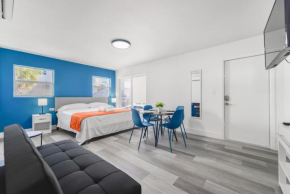 Beachfront Getaway Studio with Parking - M21
